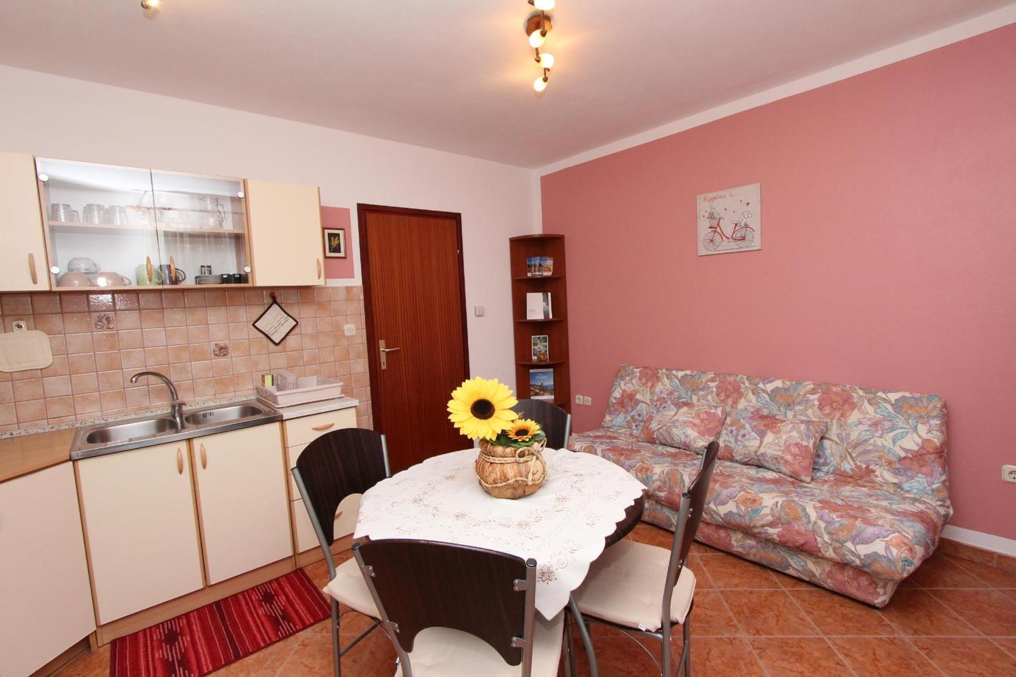 Rooms And Apartment Sanja Rovinj Bagian luar foto