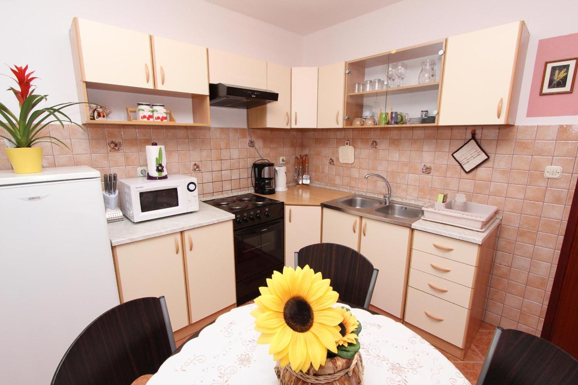 Rooms And Apartment Sanja Rovinj Bagian luar foto
