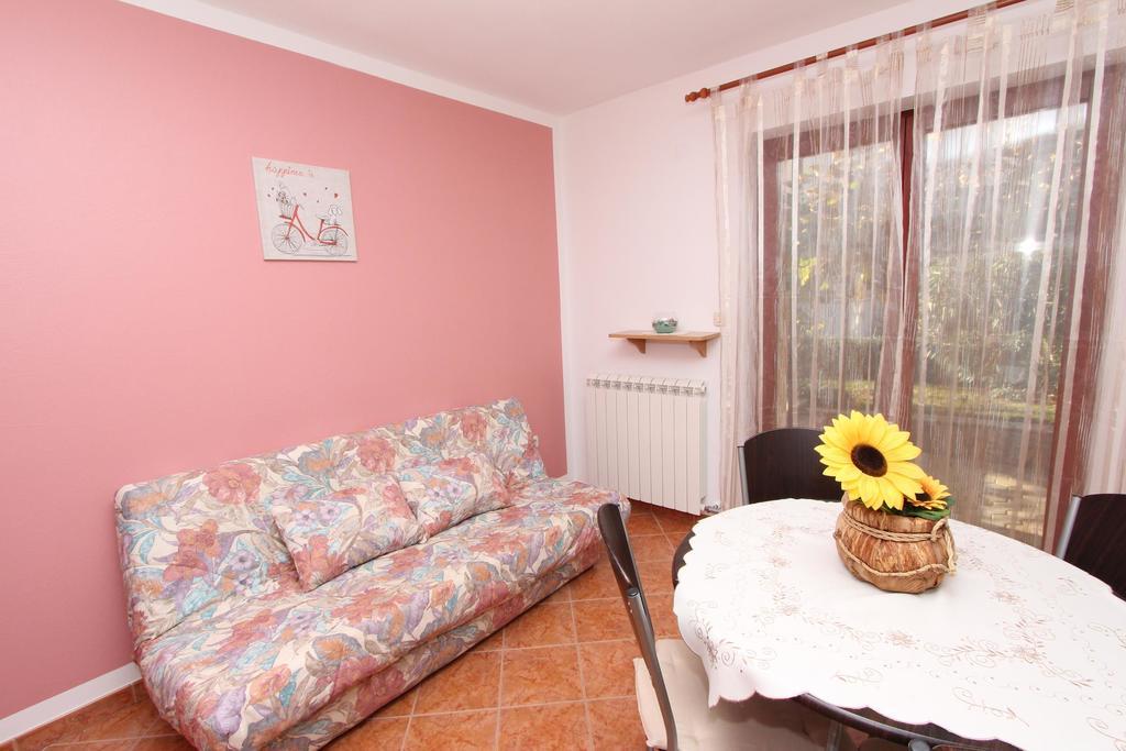 Rooms And Apartment Sanja Rovinj Bagian luar foto